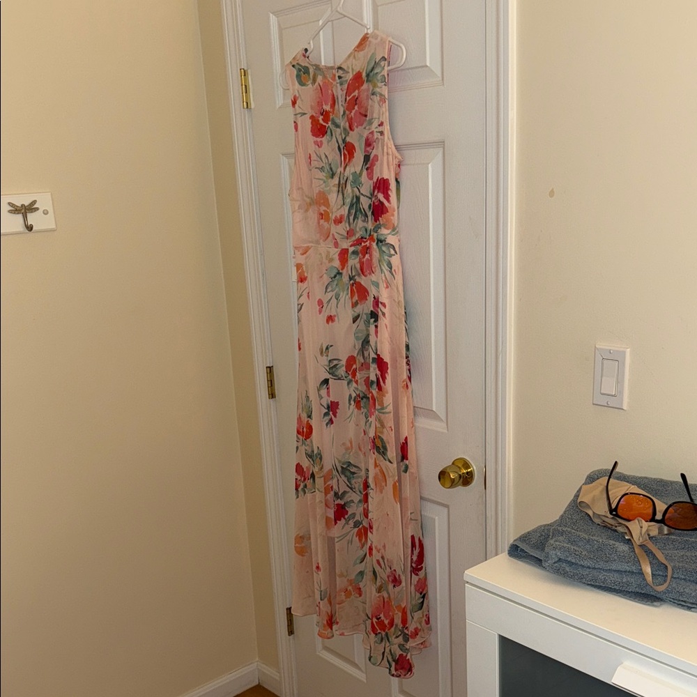 Calvin Klein Hi low flowing dress all insert lined 
Back zipper